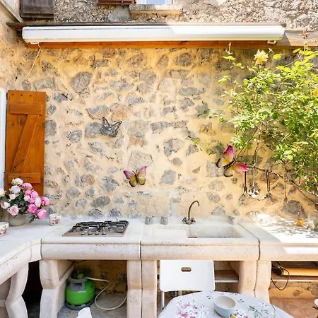 Maison Au Calme Vakantiehuis *